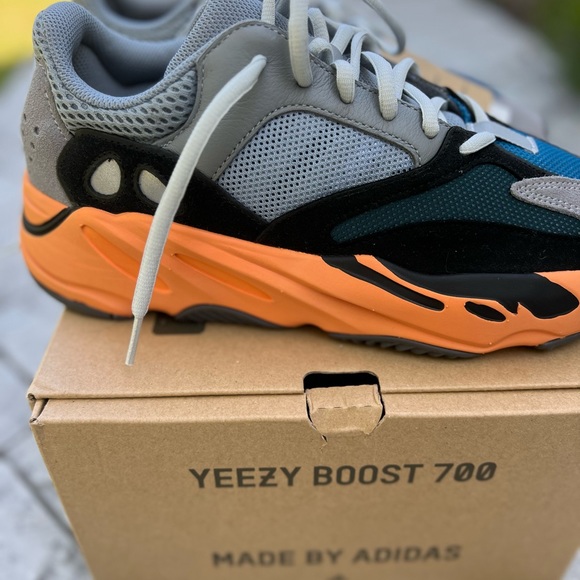 Yeezy boost 700 - Picture 4 of 4